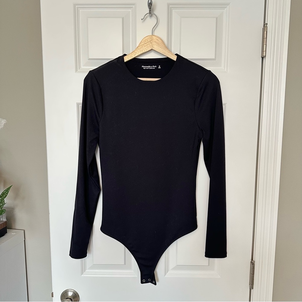 Abercrombie & Fitch Soft Matte Seamless Long-Sleeve Crew Bodysuit